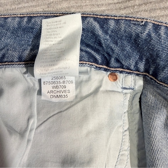 PAIGE Sasha High Rise Wide Leg Relaxed Jeans in Archive Size 33 NWT - Picture 7 of 8